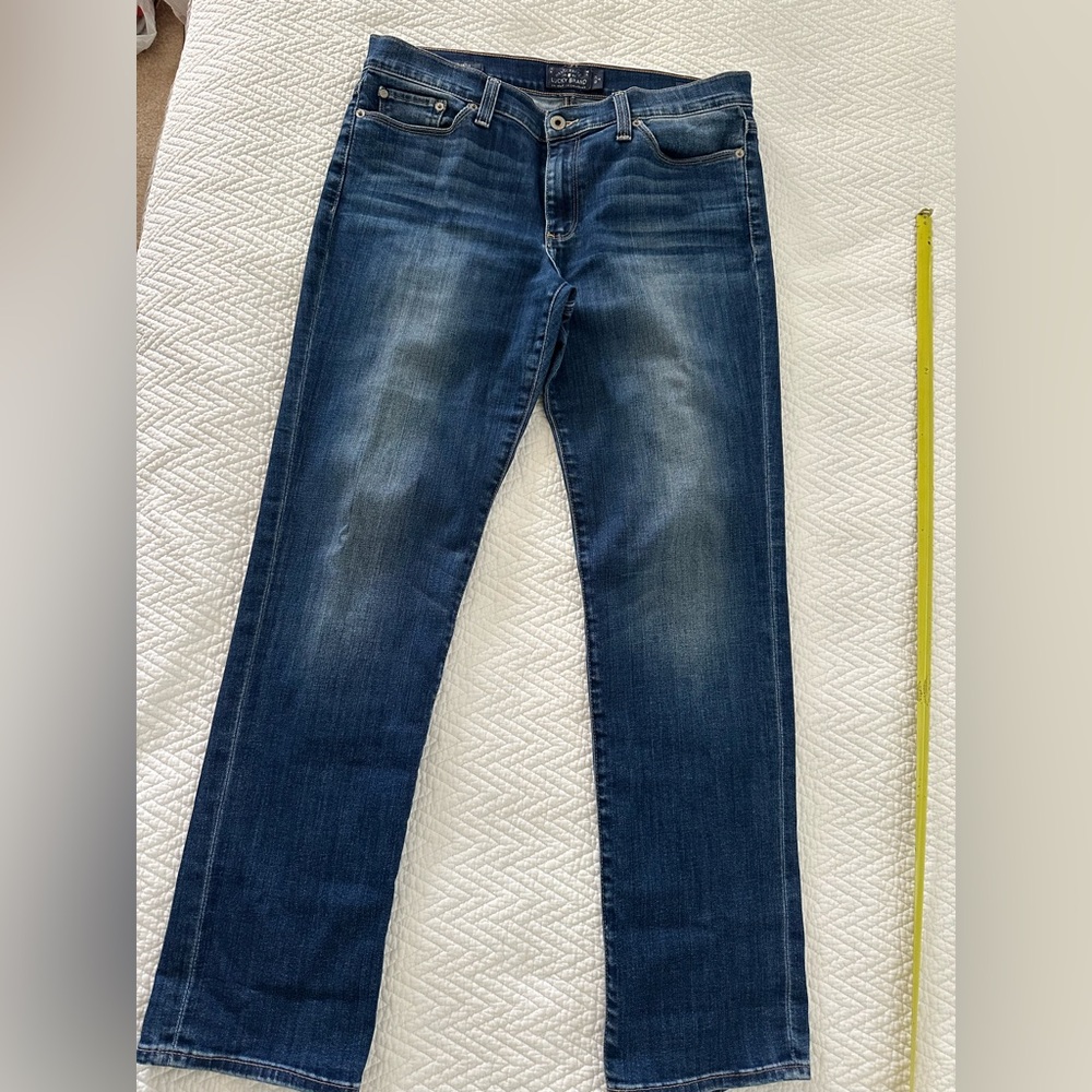 Lucky Brand Women’s Mid-Dark Blue Straight Leg Jeans